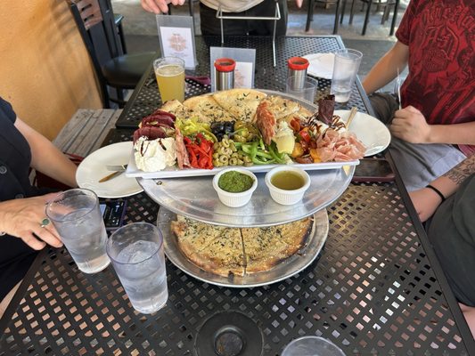 Kaos Pizzeria by null