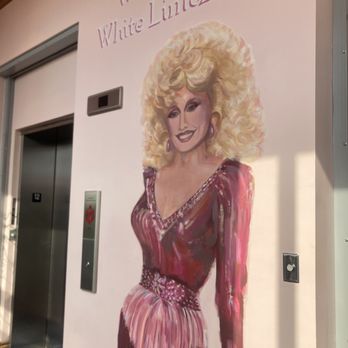 White Limozeen - Cocktail Bars Near Me - Nashville, Tennessee