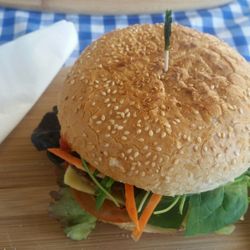 KIS Seafoods - Beef burger
