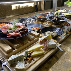 Waves Restaurant