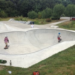 Hampton Skate Park - Bowl