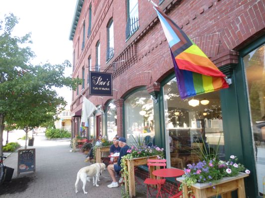 Bev’s Cafe and Market by null