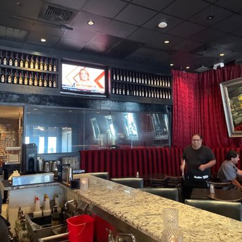 Coal Vines - Dining area - Pizza Near Me - Southlake, Texas Coal Vines - Dining area - Pizza Near Me - Southlake, Texas