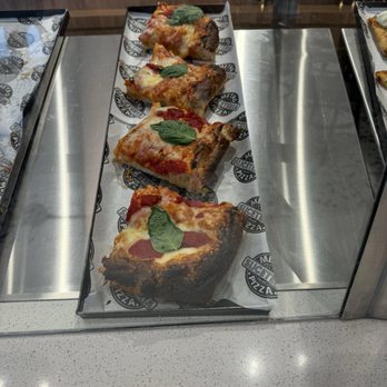 Metro Sliceteria - Grandmas pepperoni - Pizza Near Me - Las Vegas, Nevada Metro Sliceteria - Grandmas pepperoni - Pizza Near Me - Las Vegas, Nevada