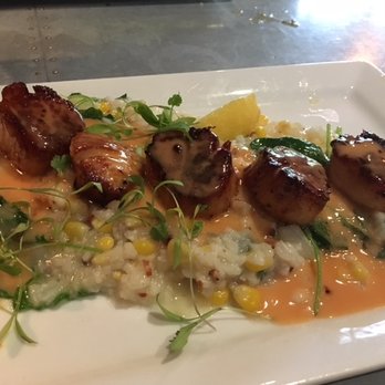 The Range Bar & Grille - Delicious Scallops! - Sports Bars Near Me - Hingham, Massachusetts