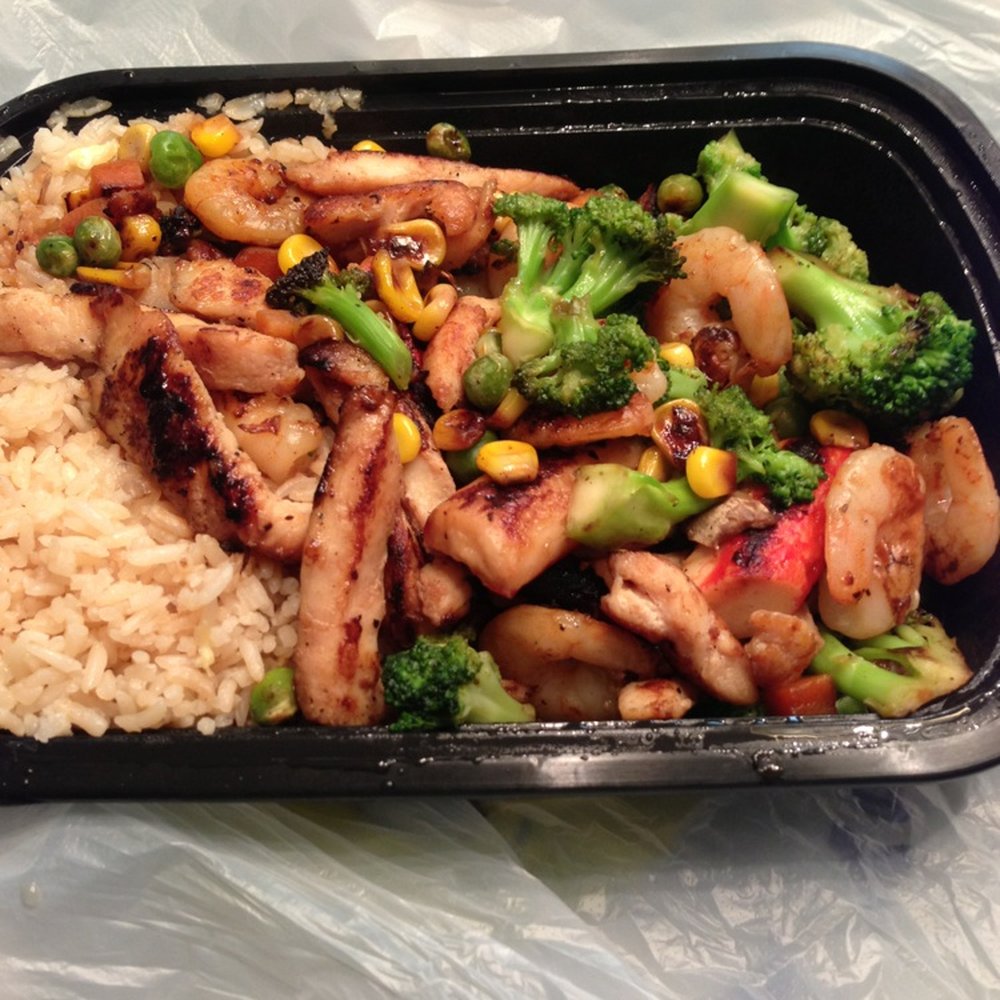 Khan Mongolian Grill - 1) Meat: Chicken breast, shrimp, crab meat; 2) Vegetable: Broccoli, corn, peas; 3) Sauce: Brown Sauce; 4) Fried rice. = $8.69 - Mongolian Near Me - Alexandria, Louisiana