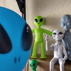 Mac Plaza - Aliens!!!!