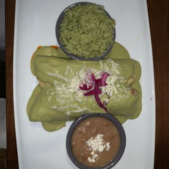 Villa Azteca - Enchiladas verdes - Mexican Near Me - Salinas, California Villa Azteca - Enchiladas verdes - Mexican Near Me - Salinas, California