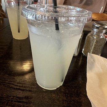Blvd Brgr - Lemonade... it was refreshing - Burgers Near Me - Camarillo, California