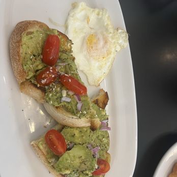 Bread Winners Cafe & Bakery - Avocado toast - American Near Me - Allen, Texas