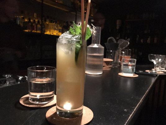 Duck and Cover - Cocktailbar by null