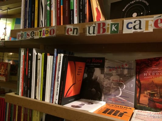 Ubik Café Cafetería Librería by null