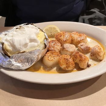 Cotton's Restaurant & Lounge - Scallops - Seafood Near Me - Orange Beach, Alabama