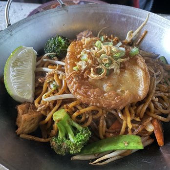 Laut - Mee Goreng - Thai Near Me - New York, New York Laut - Mee Goreng - Thai Near Me - New York, New York