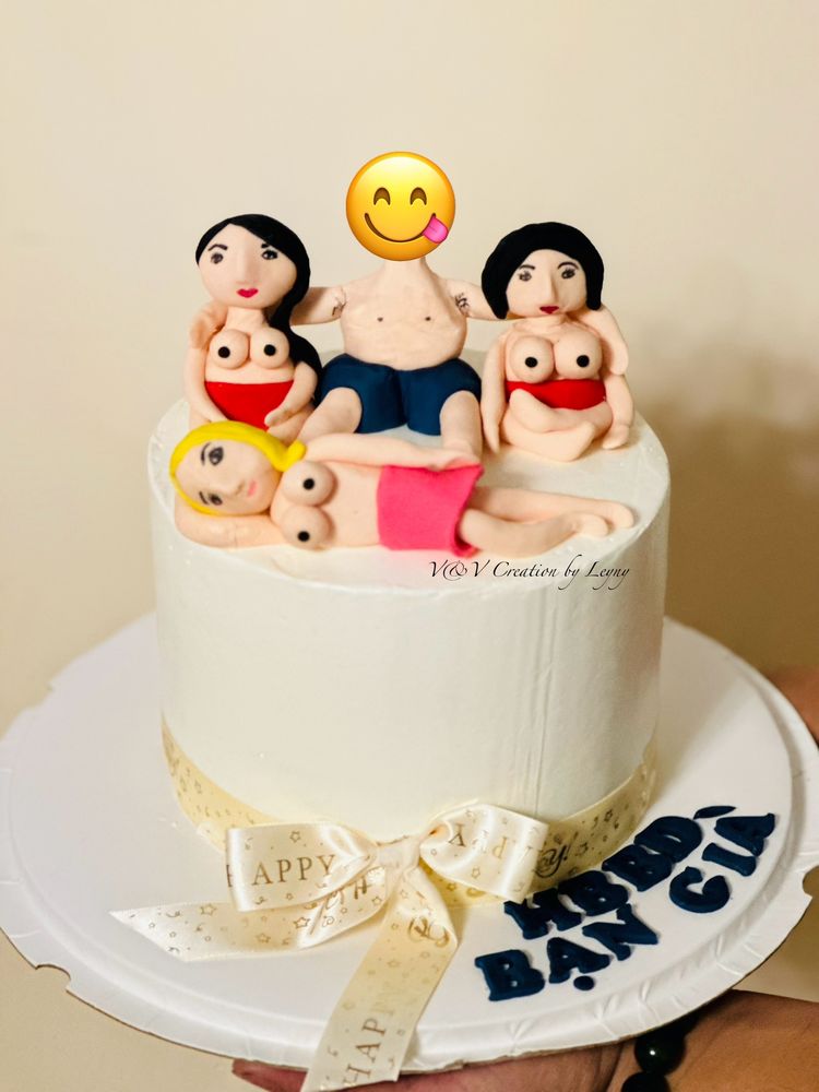 V& V Creation by Leyny Logo