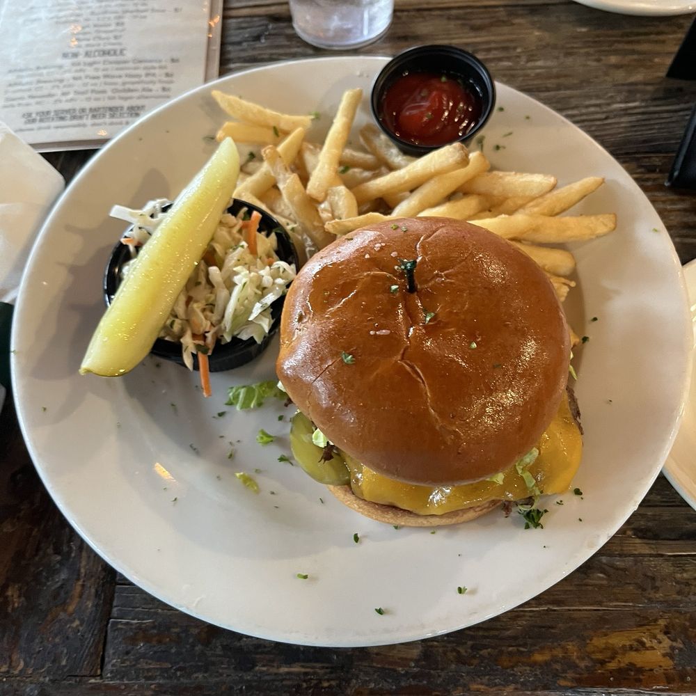 Rustic Table - Grayman burger - Southern Near Me - Pawleys Island, South Carolina Rustic Table - Grayman burger - Southern Near Me - Pawleys Island, South Carolina