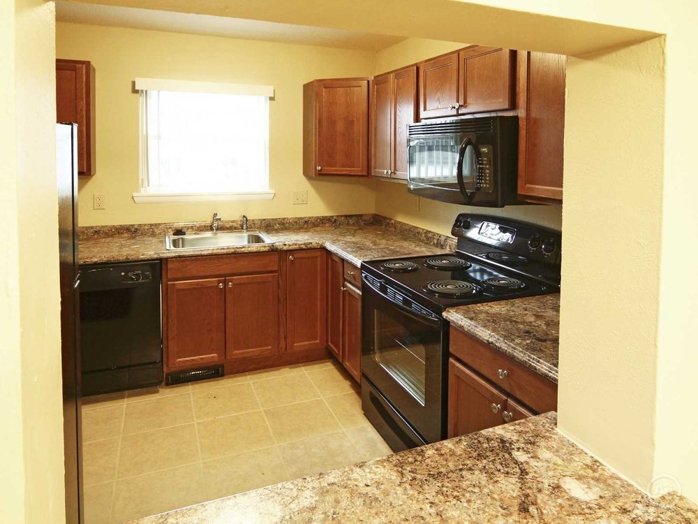 WALDON POND TOWNHOMES Updated June 2024 1257 Arms St, Marshall