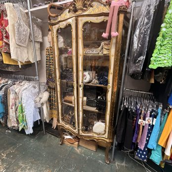 Cannonball and Tilly - Used, Vintage & Consignment Near Me - Los Angeles, California Cannonball and Tilly - Used, Vintage & Consignment Near Me - Los Angeles, California