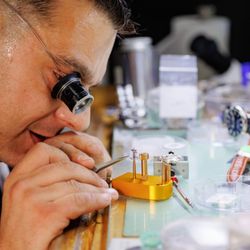RK Watch Service
https://rkwatchservice.com/