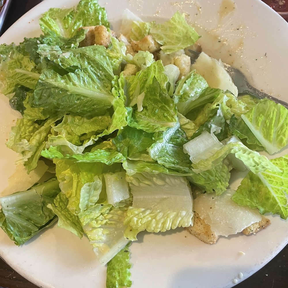 Fody's Great American Tavern - Minimal to no dressing - American Near Me - Derry, New Hampshire