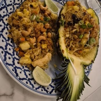 Kin Dee - Pineapple Fried Rice - Thai Near Me - Houston, Texas Kin Dee - Pineapple Fried Rice - Thai Near Me - Houston, Texas
