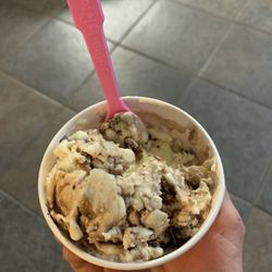 Baskin-Robbins - Cookie dough