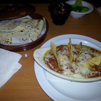 Rocamar Seafood Restaurant - Chorizo and cheese dip, served with warm tortillas - Mexican Near Me - San Fernando, California Rocamar Seafood Restaurant - Chorizo and cheese dip, served with warm tortillas - Mexican Near Me - San Fernando, California