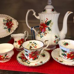 HOB Too Thrift Shop Collectibles & Furniture - Christmas tea set