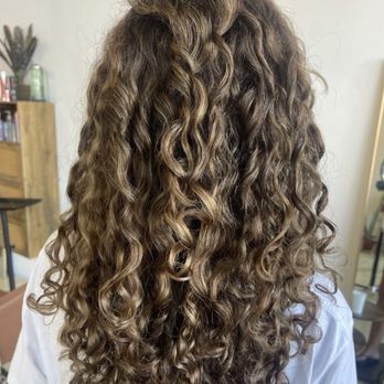 Venice Beauty Bar - Hair Stylists Near Me - Venice, California Venice Beauty Bar - Hair Stylists Near Me - Venice, California