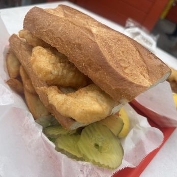 Barbara's Fishtrap - Fish sandwhich - Seafood Near Me - Half Moon Bay, California