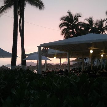 Elcano Hotel - Sunset from the bar area in the patio - Hotels Near Me - Acapulco, GRO