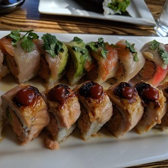 Shinsei Sushi - Rainbow on top...forgot what was on bottom - Sushi Bars Near Me - Bend, Oregon