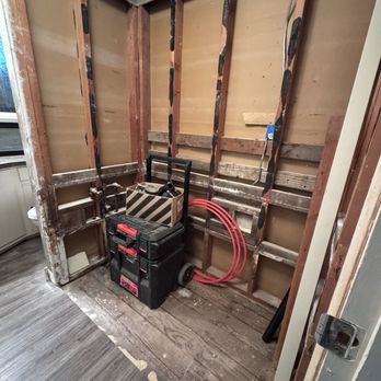 J Brothers Construction - Tidy materials at the end of each day, very considerate - General Contractors Near Me - Gresham , Oregon