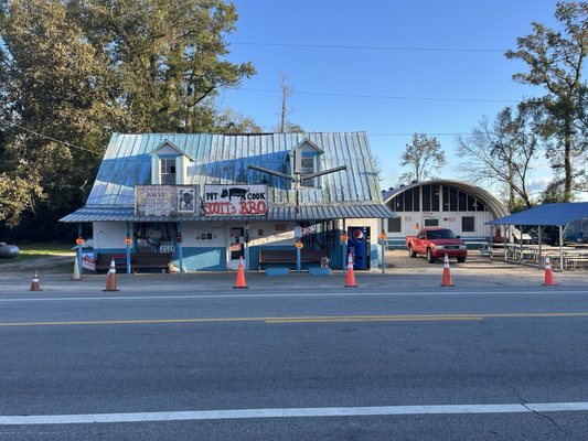 Scott’s Bar-B-Que by null