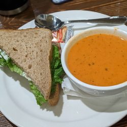 Long John's Pub - Lunch express! Soup and half roast beef sandwich