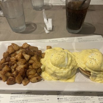 SweetDiner - Classic Egg Benedict - Diners Near Me - Milwaukee, Wisconsin