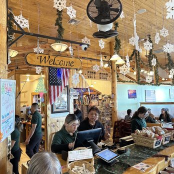 Pine Country Restaurant - Breakfast & Brunch Near Me - Williams, Arizona