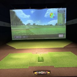 X-Golf Mequon - golf simulator