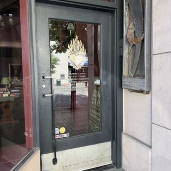 Hearts on Fire Books - Bookstores Near Me - Boise, Idaho