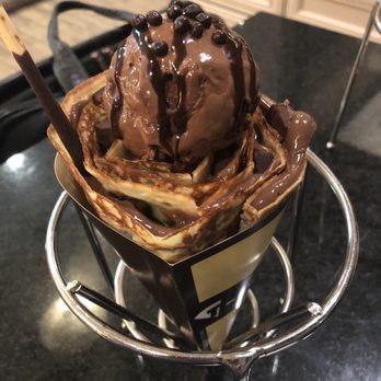 T-Swirl Crêpe - Chocolate Nut Party Crepe is ludicrous delicious!!! - Creperies Near Me - Fort Lee, New Jersey T-Swirl Crêpe - Chocolate Nut Party Crepe is ludicrous delicious!!! - Creperies Near Me - Fort Lee, New Jersey