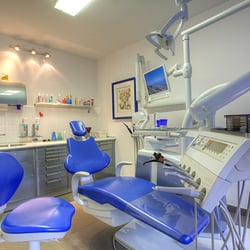 Clinica Dental Thorsten Carlsson - BEHANDLUNGSZIMMER - CLINICA DENTAL BOTANICO