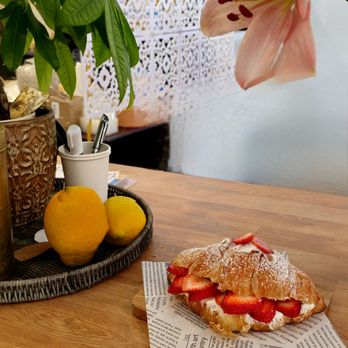 Fluffiies - Love the aesthetics - Coffee & Tea Near Me - Oshawa, Ontario