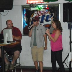 Red Circle Bar & Lanes