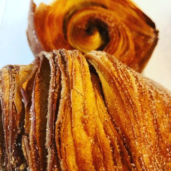 Bree'osh - Montecito - Morning bun & cinnamon roll - Coffee & Tea Near Me - Santa Barbara, California