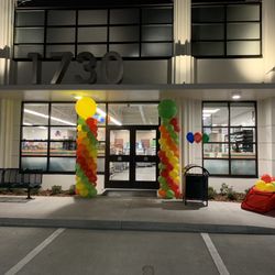 7-Eleven - Entrance