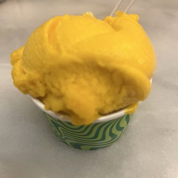 Apollo - Mango gelato - Bars Near Me - Fátima, 14 Apollo - Mango gelato - Bars Near Me - Fátima, 14