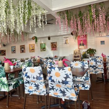 Birrieria & Micheladas - Seating area - Mexican Near Me - Channelview, Texas Birrieria & Micheladas - Seating area - Mexican Near Me - Channelview, Texas