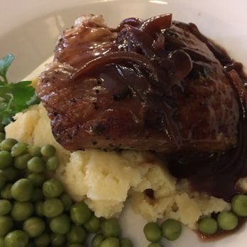 St Stephen's Tavern - Slow Roasted Belly Pork - Fish & Chips Near Me - London, XGL St Stephen's Tavern - Slow Roasted Belly Pork - Fish & Chips Near Me - London, XGL