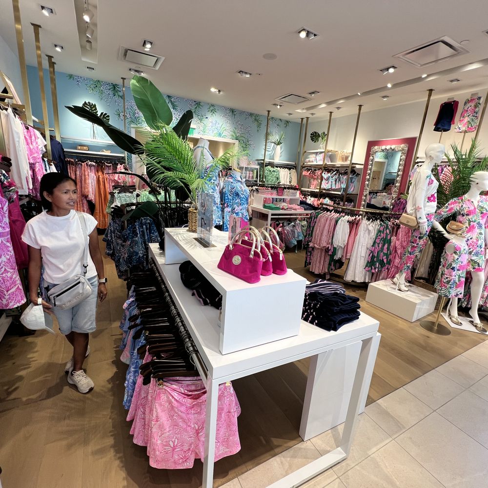 Lilly Pulitzer - There are many items that appeal to store visitors here! - Women's Clothing Near Me - Jacksonville, Florida Lilly Pulitzer - There are many items that appeal to store visitors here! - Women's Clothing Near Me - Jacksonville, Florida