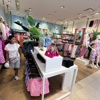 Lilly Pulitzer - There are many items that appeal to store visitors here! - Women's Clothing Near Me - Jacksonville, Florida Lilly Pulitzer - There are many items that appeal to store visitors here! - Women's Clothing Near Me - Jacksonville, Florida